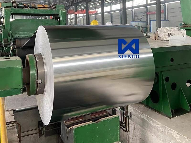 Fornecimento de alta qualidade de alumínio escovado de bobina com espessura 0,3 mm 0,4 mm 0,5 mm e largura 1000 mm 1500 mm de alumínio escovado de bobina