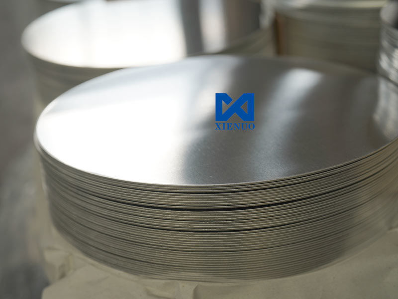 Amostra grátis Círculo de liga de alumínio da série 3000 3003 3004 O-H112 Discos de alumínio Espelho Disco de acabamento utensílios de cozinha, alimentos e produtos químicos Círculo de alumínio